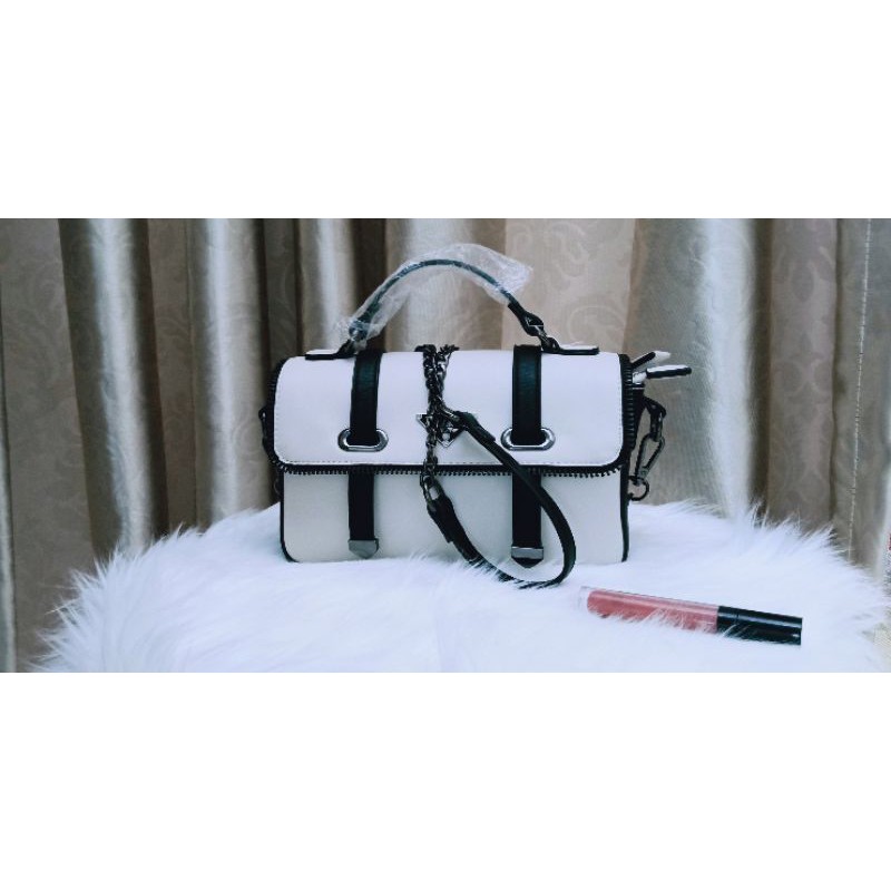 PRADA TAS SLEMPANG