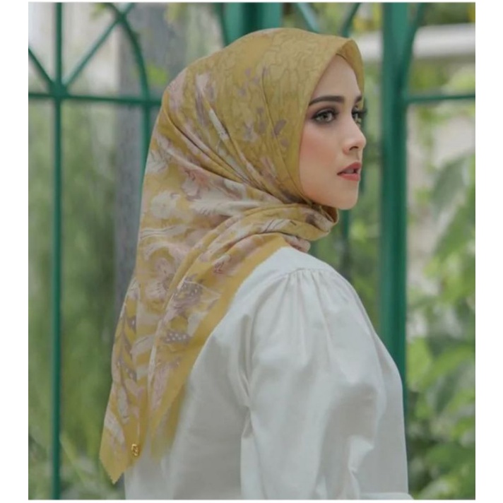 buttonscarves Daisy series yellow