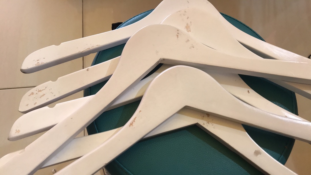 Gantungan Baju / Hanger Kayu Putih Dewasa