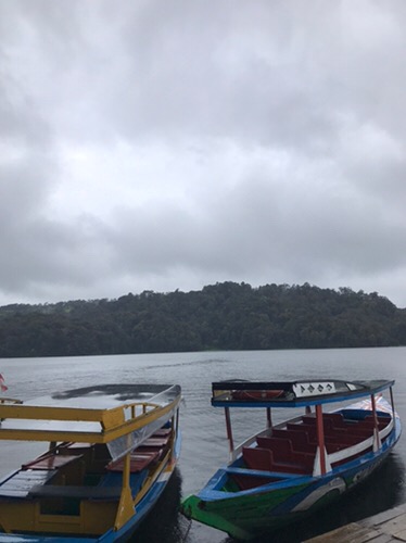 Akako Lemari Pakaian Plastik 2 Pintu Rak/gantung Kaca Kunci Elegant