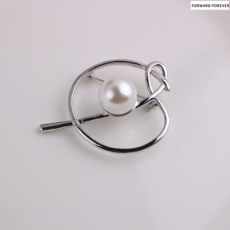 M40135 Bros / Pin Desain Simple Cantik Bebas Jahitan Warna Gold / Silver