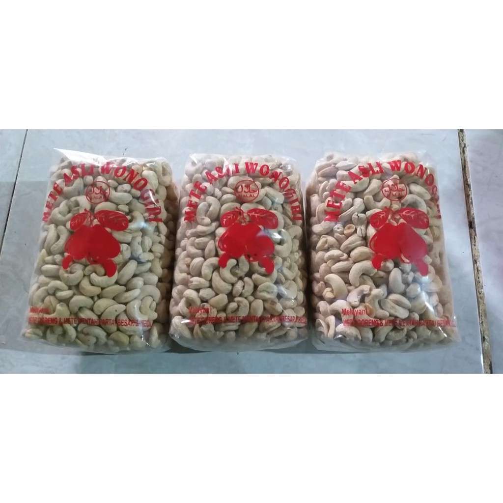 

Kacang Mede/Mete Mentah Asli Wonogiri kemasan 1/2 kg