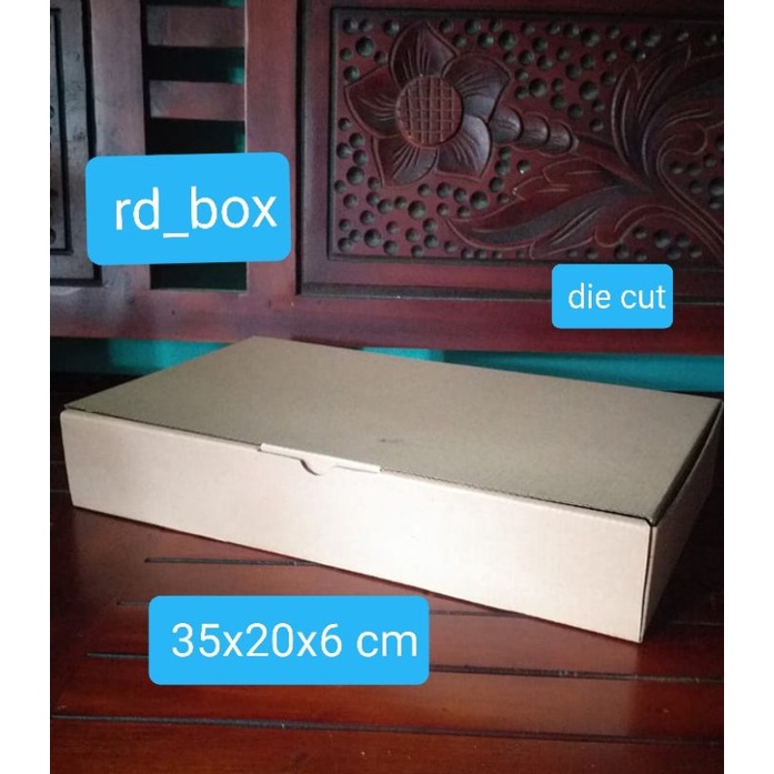 

kardus/kotak/box 35x20x6 cm kotak kado,kotak baju,box hampers,gitfbox,box souvenir