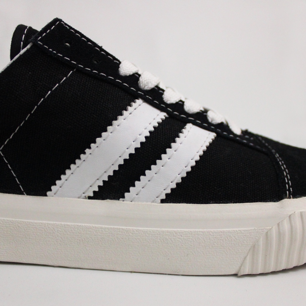 Sepatu Sneakers Casual Pria Wanita Brand Boyscode Original Vulcanized Black White Outsole Gerigi