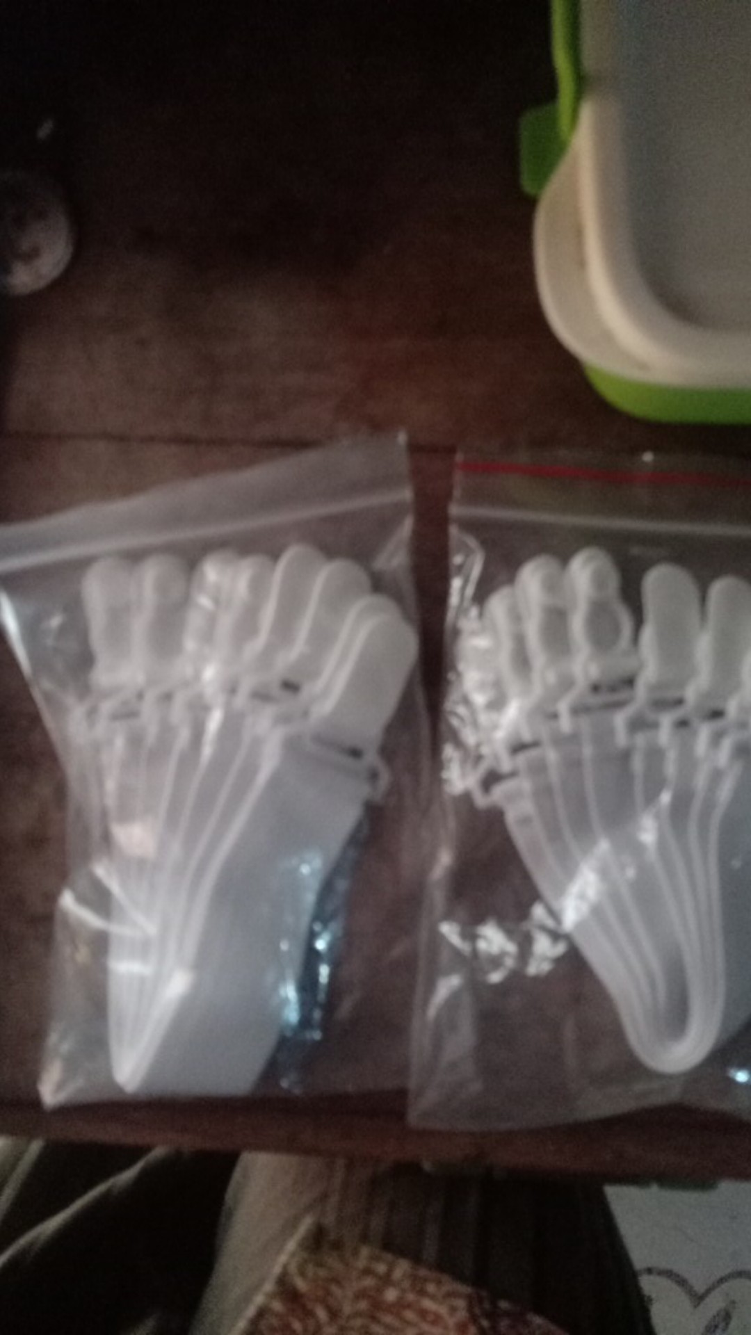 Jepit Pengait Sprei 1 Pack Isi 4pcs