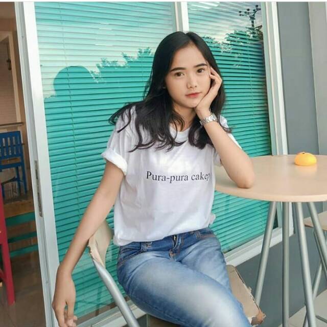 Pura-pura cakep Tee