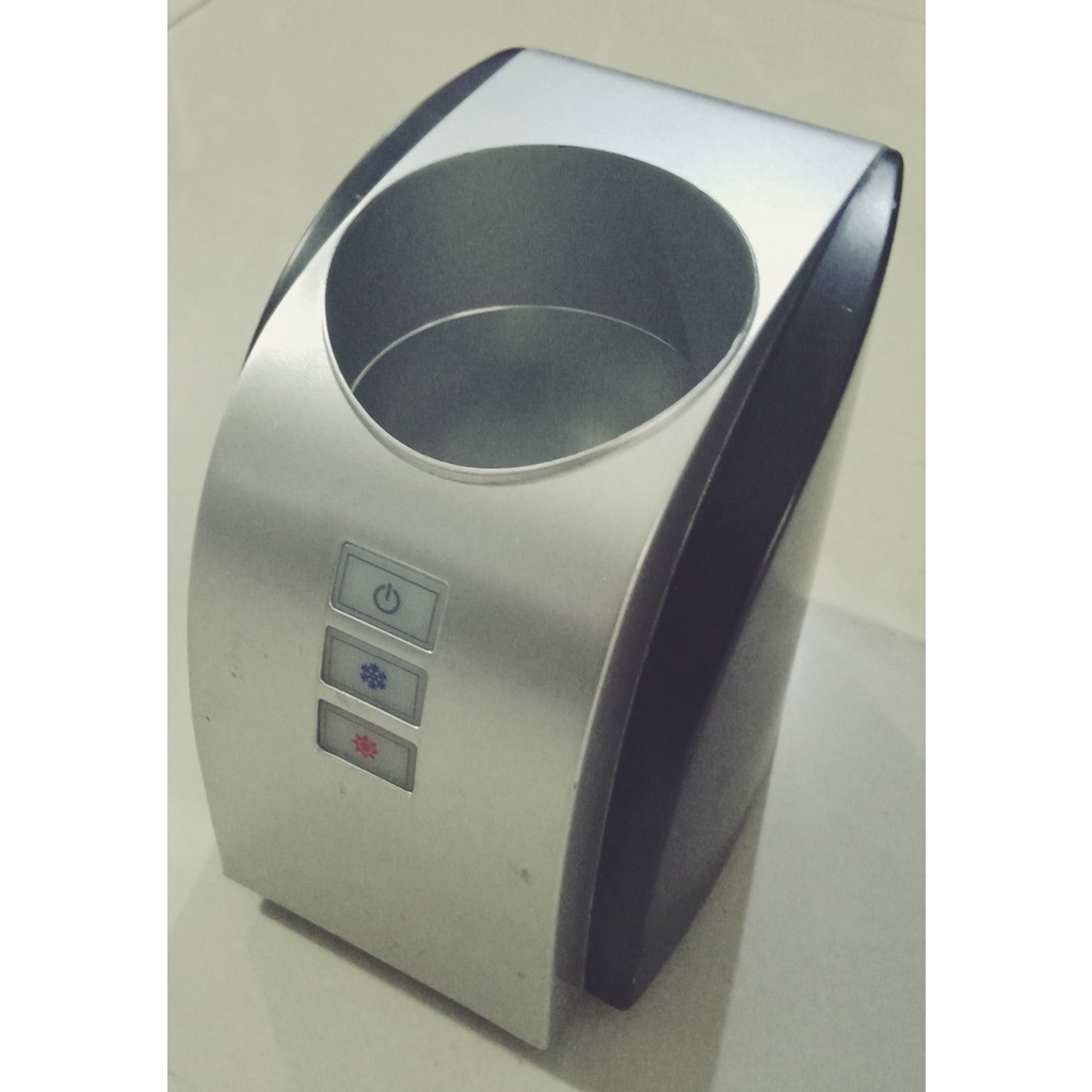 

Pendingin minuman Mobil EC-66 Cool and Hot