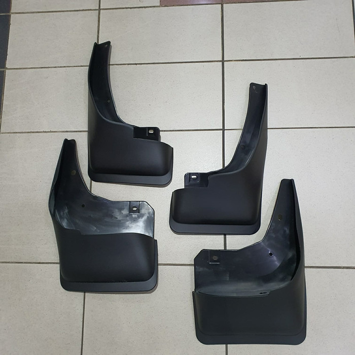 karpet roda PENAHAN LUMPUR mudguard MOBIL toyota innova inova new 2008 sd 2015 2014 2013 2012 2011 2010 2009 HITAM PLASTIK abs