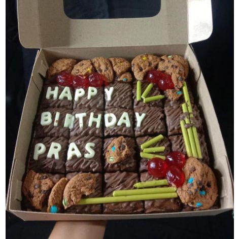 

Fudgy Brownies mix biskuit (20x20cm)