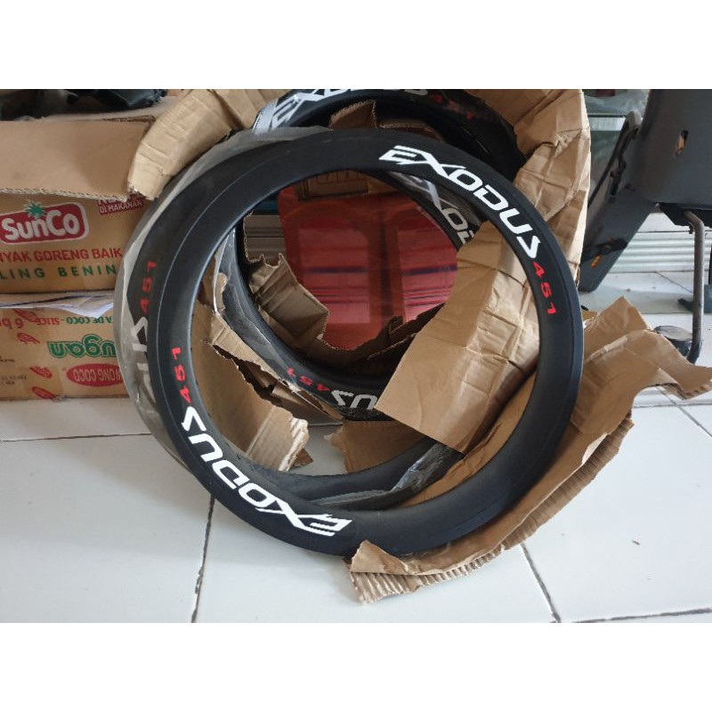 rims edge 20 inch sepeda lipat minion velg seli