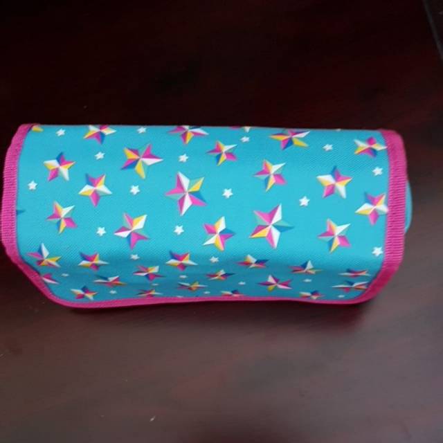 

Tempat Pensil Smiggle