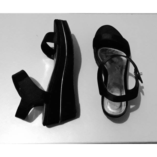 Sepatu-sandal-wedges wanita vincci