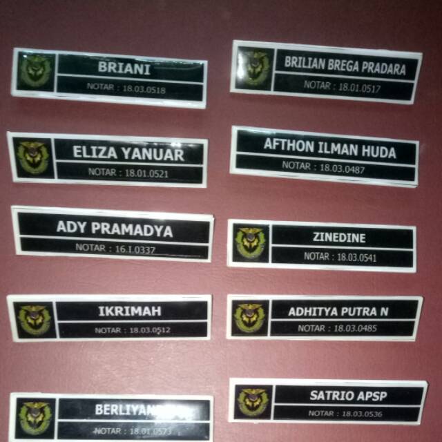 

Nametag akrilik (peniti) desain nama suka suka murah dan berkualitas