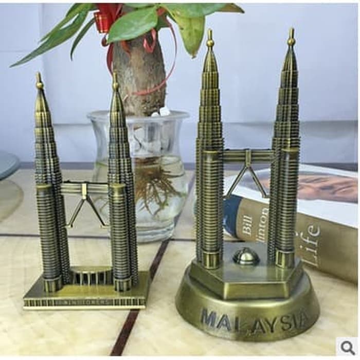 Souvenir negara Malaysia Petronas Twin Towers oleh oleh Malaysia 2561