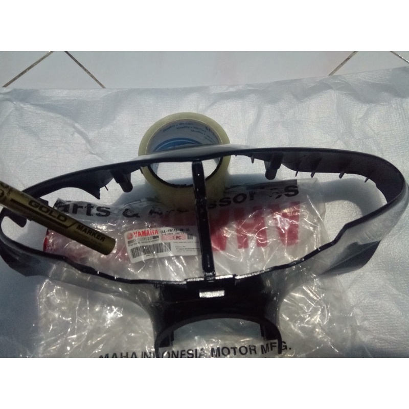 Cover  handle batok lampu depan yamaha jupiter z 2001-2005 original nos warna hitam