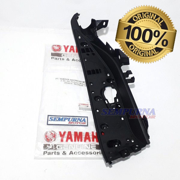 Dek Atas Bordes Board Footrest 2 Pijakan Kaki Kanan Aerox 155 100% Original ORI Yamaha YGP B65-F7488-00