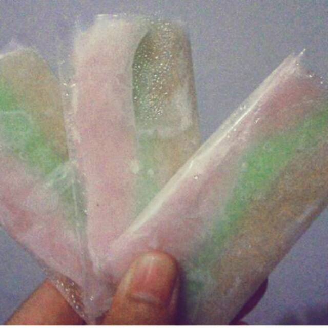 

Es Kue Pelangi