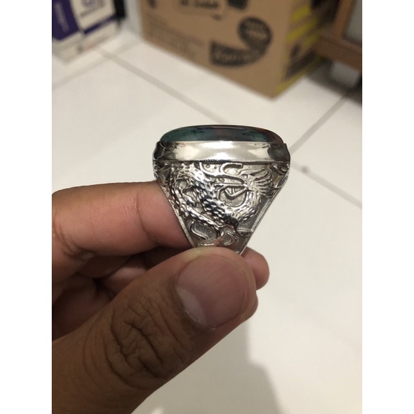 Cincin batu pancawarna klawing