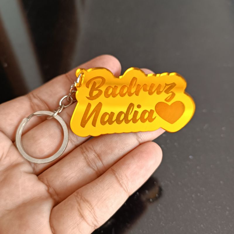 MURAH !!! GANTUNGAN KUNCI NAMA GANCI NAMA BANDUL NAMA NAMA COSTUM BEBAS SOUVENIR HADIAH ULTAH 2 BARIS MIRROR CUSTOM AKRILIK GOLD SILVER ROSE GOLD HIGH QUALITY