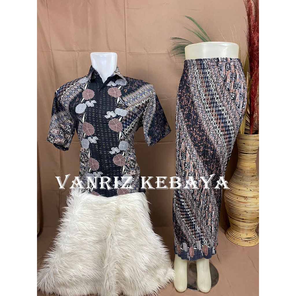 Vanriz Kebaya-Kemeja Batik Pria Lengan Pendek Couple Rok Plisket
