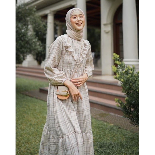 Hayya plaid mocca by Haideeorlin