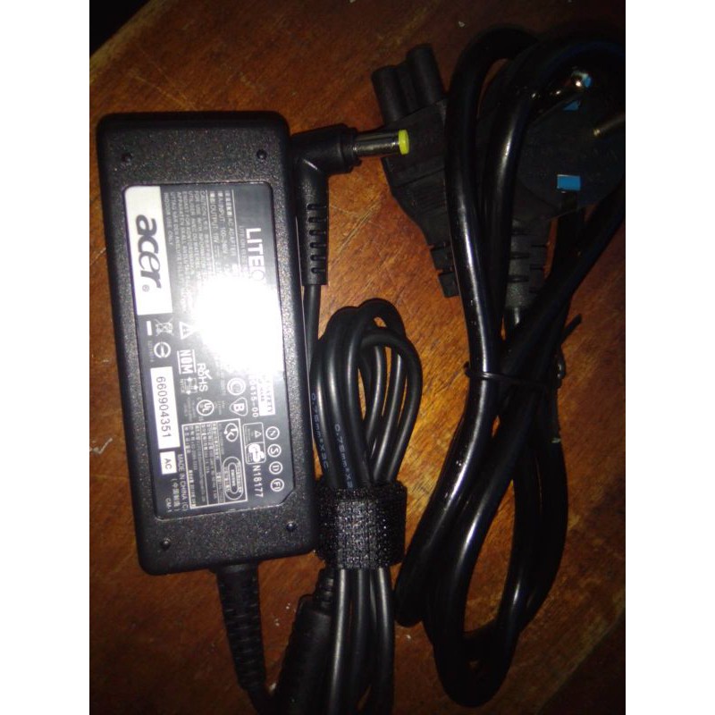 adaptor charger laptop Acer 19v-2.37A