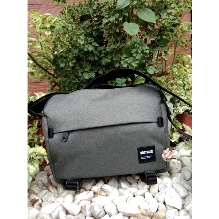 Eiger1989 Tas Bodypack Bolt 3.1 1988 Tas Salempang-Tas Bahu-Tas Keren