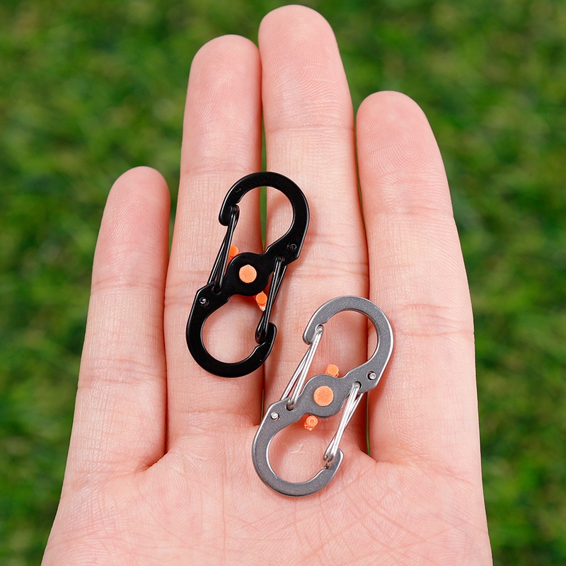 Gantungan Kunci Carabiner Bentuk Angka 8 Bahan Metal Anti Maling / Jatuh Untuk Camping / Climbing