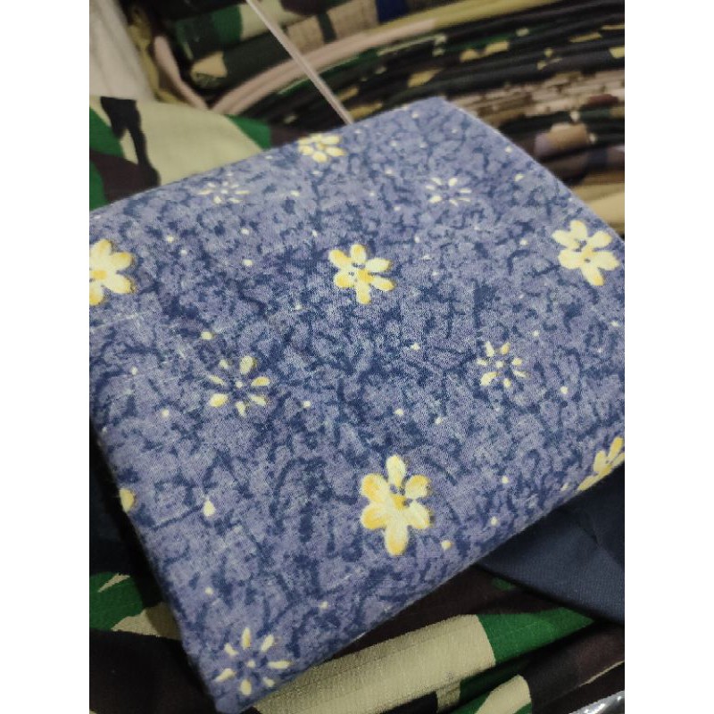 BAHAN KAIN KATUN CVC 2.4M MOTIF BUNGA NAVY kuning kecil abstract keren murah meteran yard gulungan