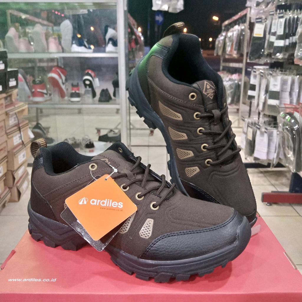 Sepatu kets/sepatu sneaker pria Ardiles model MCG - Hespores || Sepatu santai pria