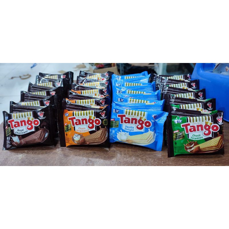 Wafer renyah Tango coklat, vanila, javamoca, tiramisu ( 10pcs x 21g) cemilan murah dan enak