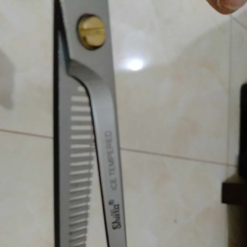 Gunting penipis rambut/Sasak shilla model lama