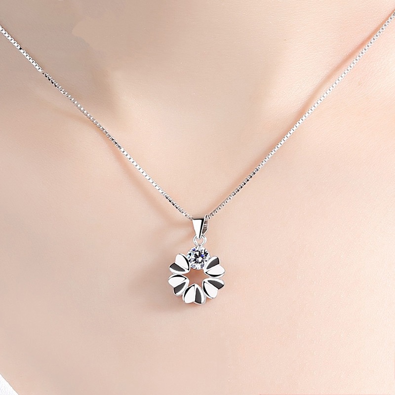 [Ready Stock]Cute Fashion Jeweled Pendant Love Silver Necklace