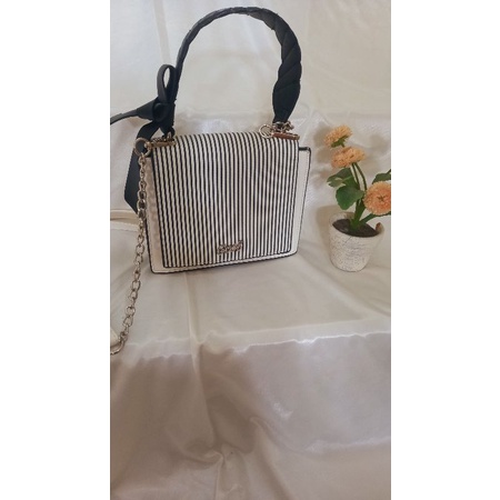 Tas Gosh Hitam putih preloved tas Gosh hitam putih kecil cantik second tas Gosh murah asli original