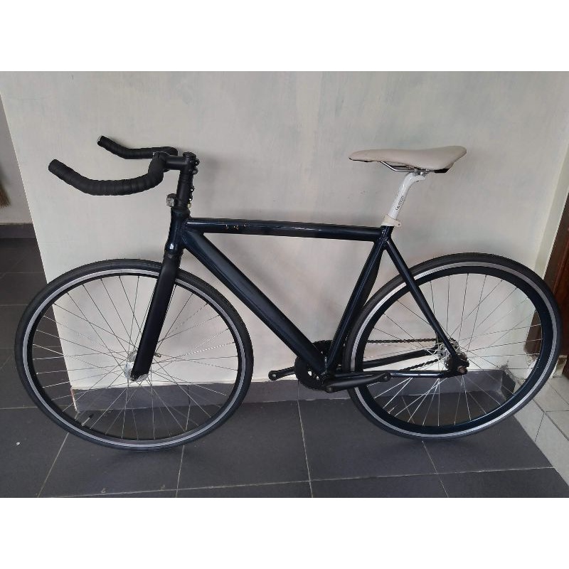 sepeda fixie united soloist 77