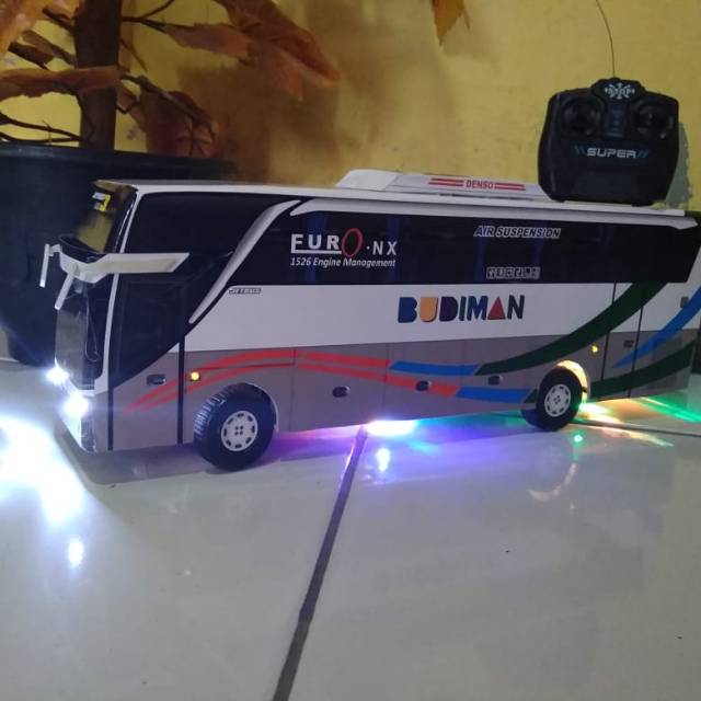 Miniatur bus budiman remote