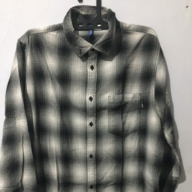 Preloved kemeja pria Divided H&M