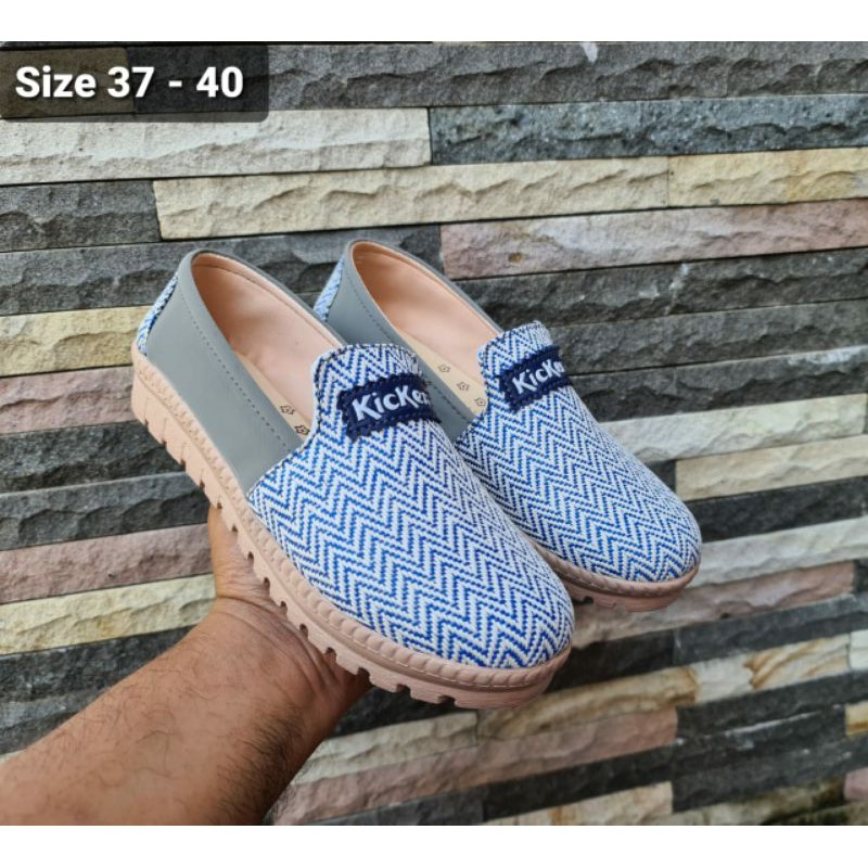 SEPATU FLAT ANYAM KICKERS