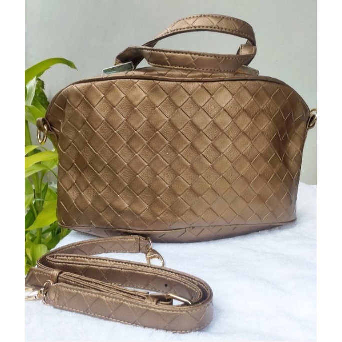 

CLEAR STOCK!! TAS ANYAMAN COKLAT GOLD HARGA MURAH