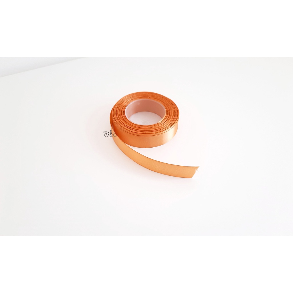 

Pita satin GOLD/EMAS 3/4 inch (2 cm)
