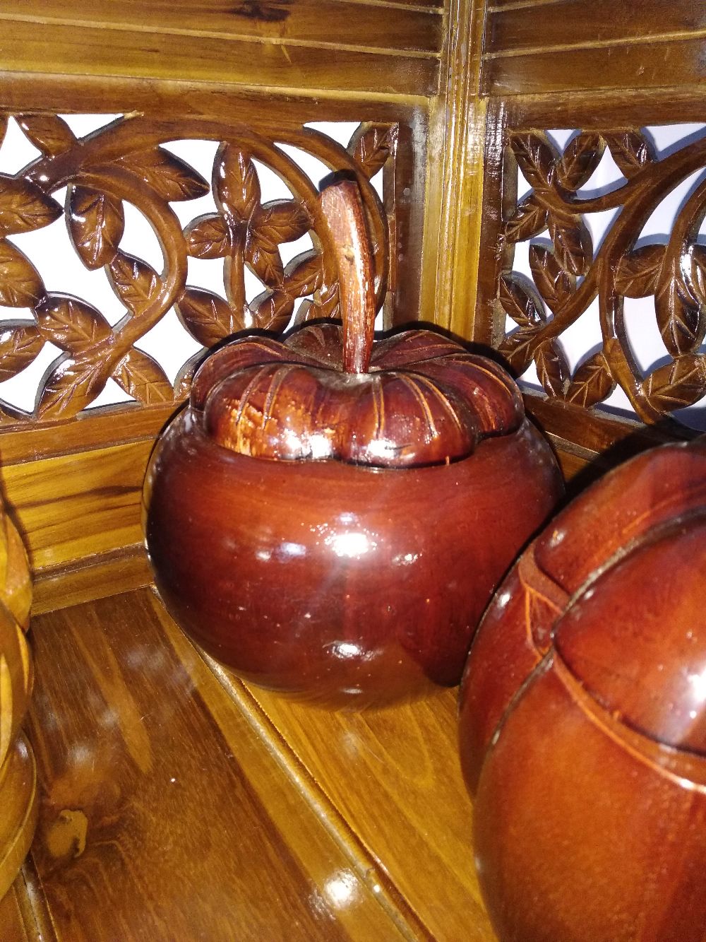 Toples Kayu Jati Model Buah Manggis