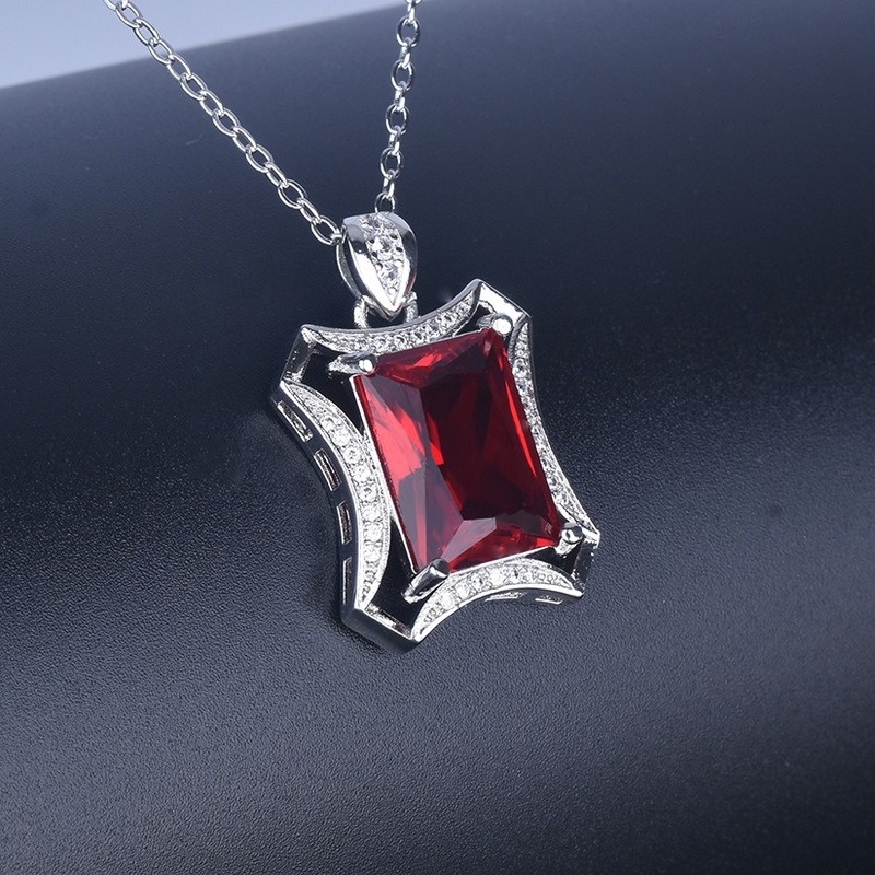 [Ready Stock]Fashion Inlaid 5 Karat Colored Gemstone Pendant Necklace