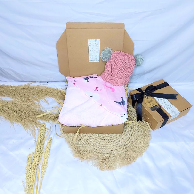 KADO HAMPERS BAYI | HAMPERS SELIMUT BAYI | HAMPERS BABY NEWBORN | SELIMUT DOUBLE FLEECE | SELIMUT TOPI 3D IMPORT | HAT BLANKET 3D | SELIMUT TOPI TEBAL | KADO BAYI SELIMUT-love cloud moon pink