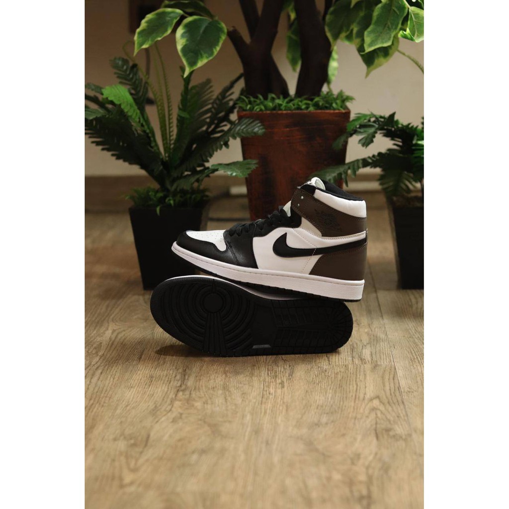 Sepatu Kasual Pria Nike Air Jordan 1 Retro High Dark Mocha