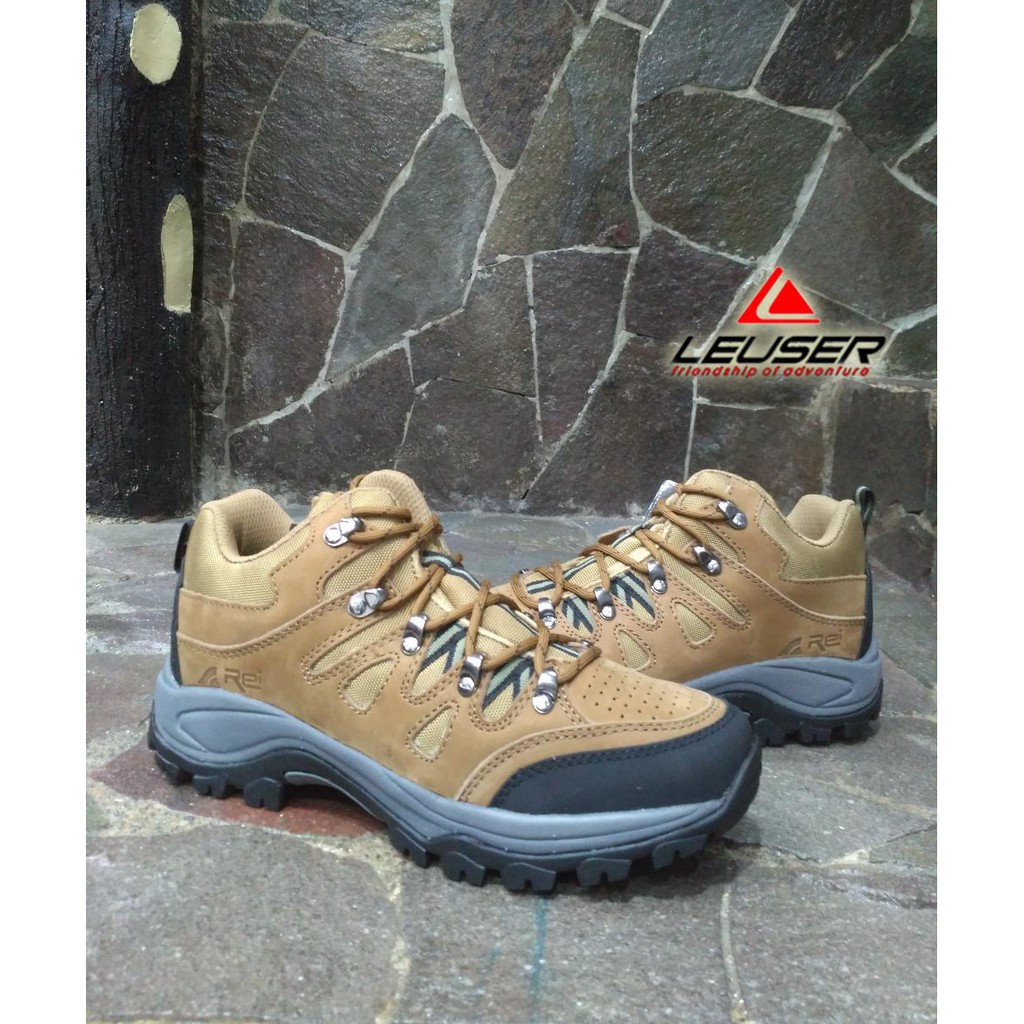 Promo Sepatu Gunung Pendek Rei Wyoming Limited