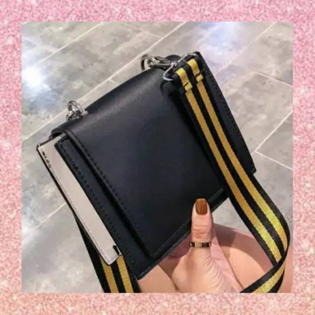 Tas CHARLES AND KEITH NYLON Selempang