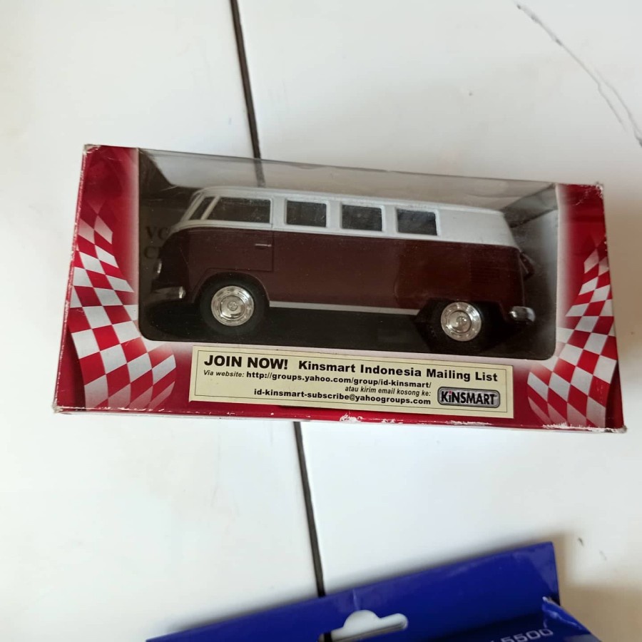 Diecast Mobil Kinsmart