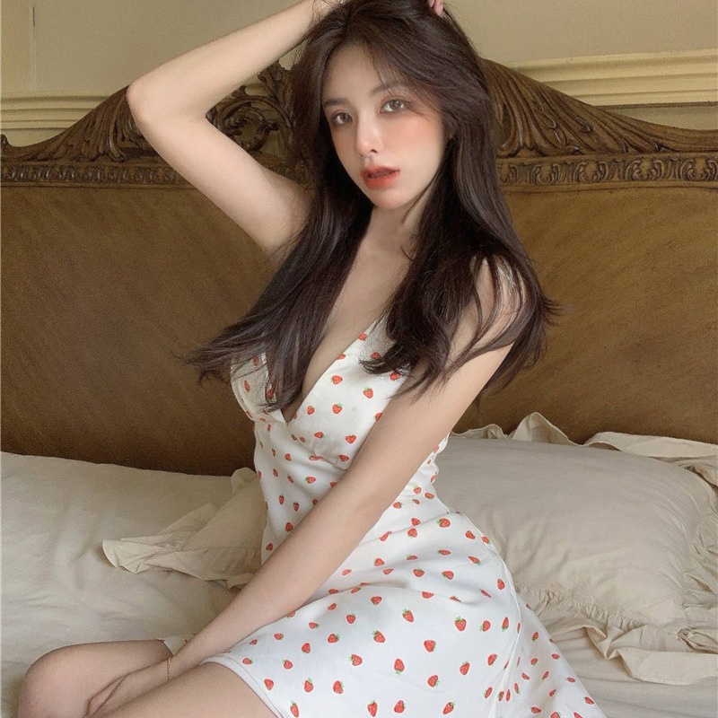 Gaya Korea Gaun Rompi Seksi Gaun V-Leher Dicetak Strawberry Pinggang Tinggi Bahasa Perancis A-line R