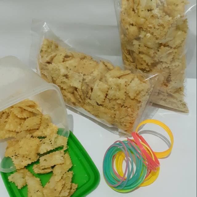 

Kripik Pangsit Rasa Bawang