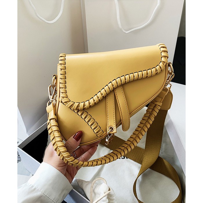 TFT AX9955 92058 AX058 D03 784 773 058 (2 MUAT 1 KG) Tas selempang wanita import Batam Jakarta Saddle Bag terbaru